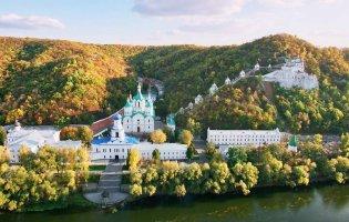 Російські терористи обстріляли Святогірську лавру