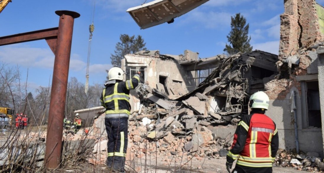 У Рівному вже 19 загиблих через удар по телевежі