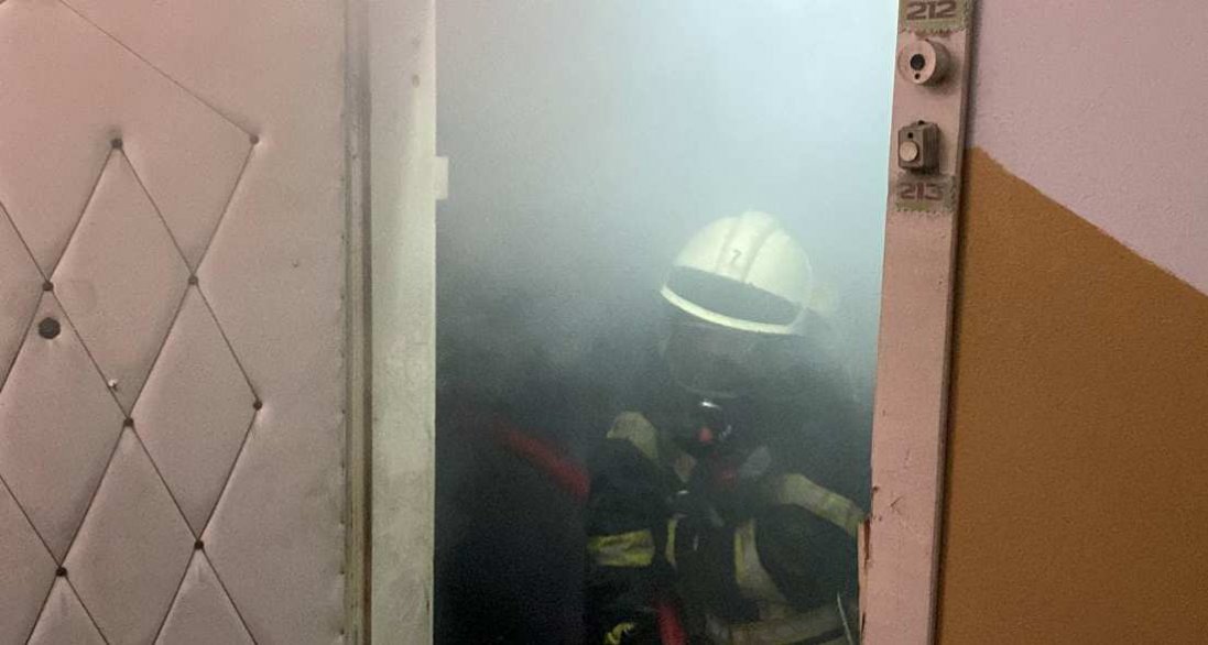 У Києві снаряди влучили у три багатоповерхівки та приватний будинок