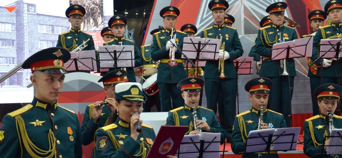 Росіяни відправили оркестр воювати з Україною