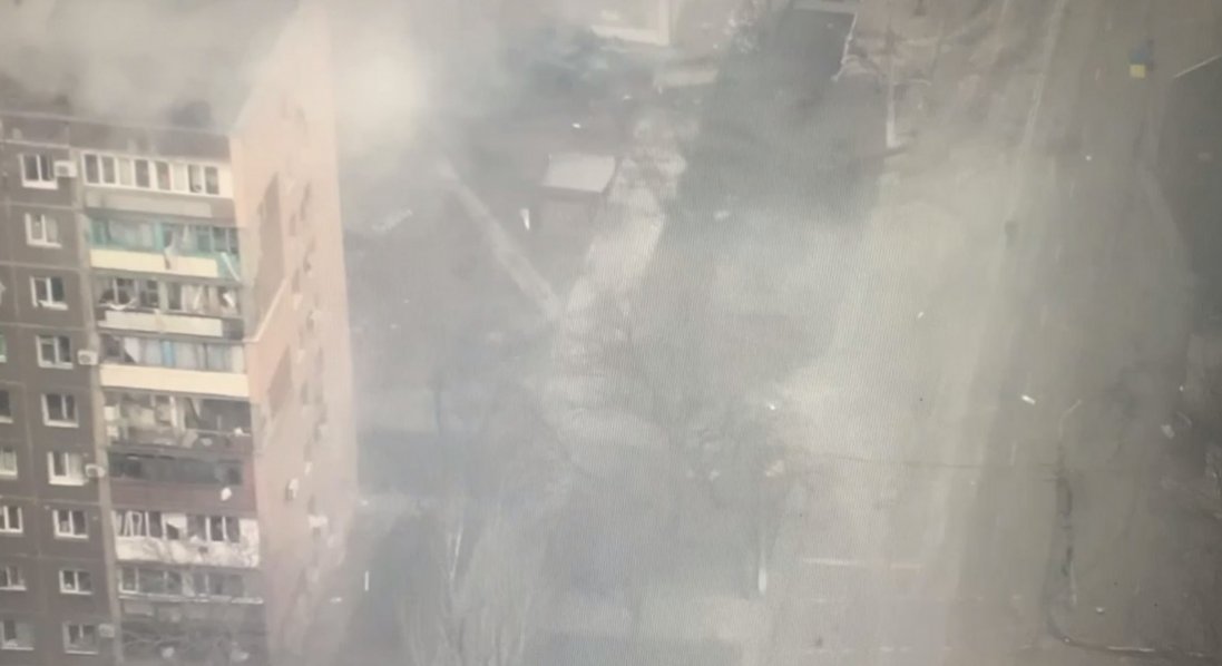 Шокуюче відео: російські терористи на танку вбили українця