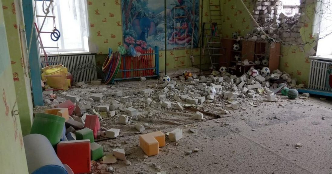 Російські терористи зруйнували 117 лікарень, 400 шкіл і дитсадків