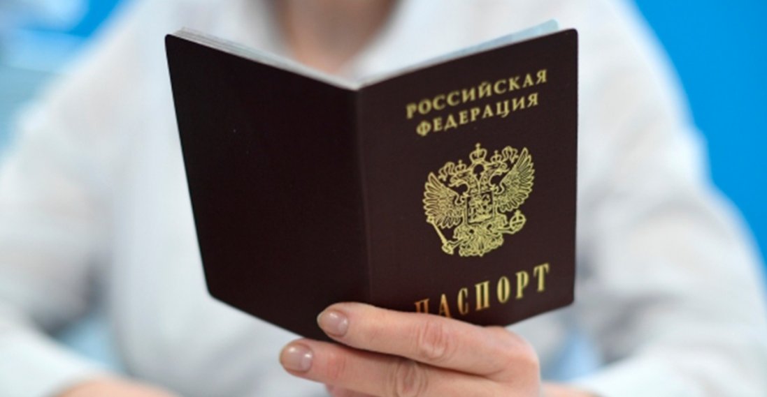 «Нехай росія горить»: колишній росіянин спалив свій паспорт і вступив до лав ЗСУ