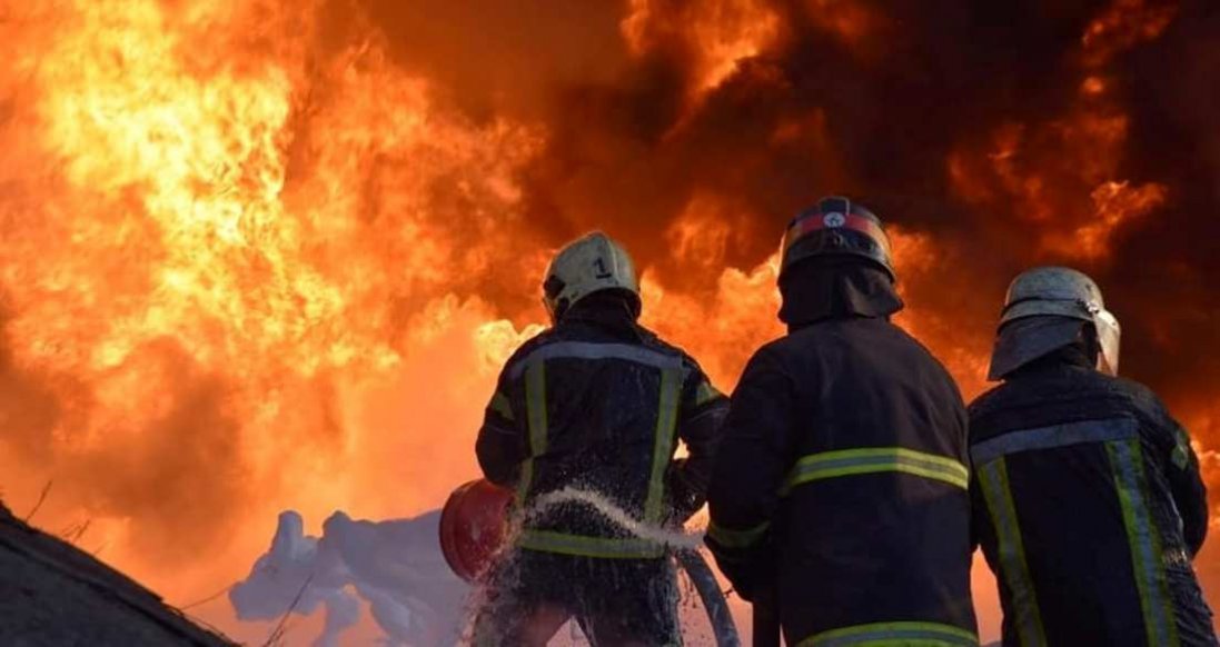 У Луцьку пожежу на нафтобазі гасили півтори доби