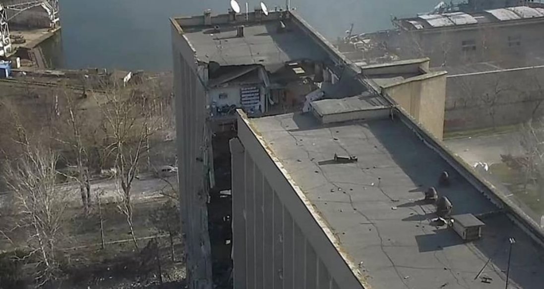 Показали момент влучання ракети у будівлю Миколаївської ОДА: скільки є загиблих