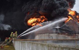 На Рівненщині загасили пожежу на нафтобазі