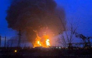 У бєлгороді на росії горить нафтобаза: відео з місця події