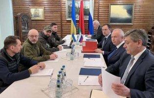 Делегація України та росії проводить переговори