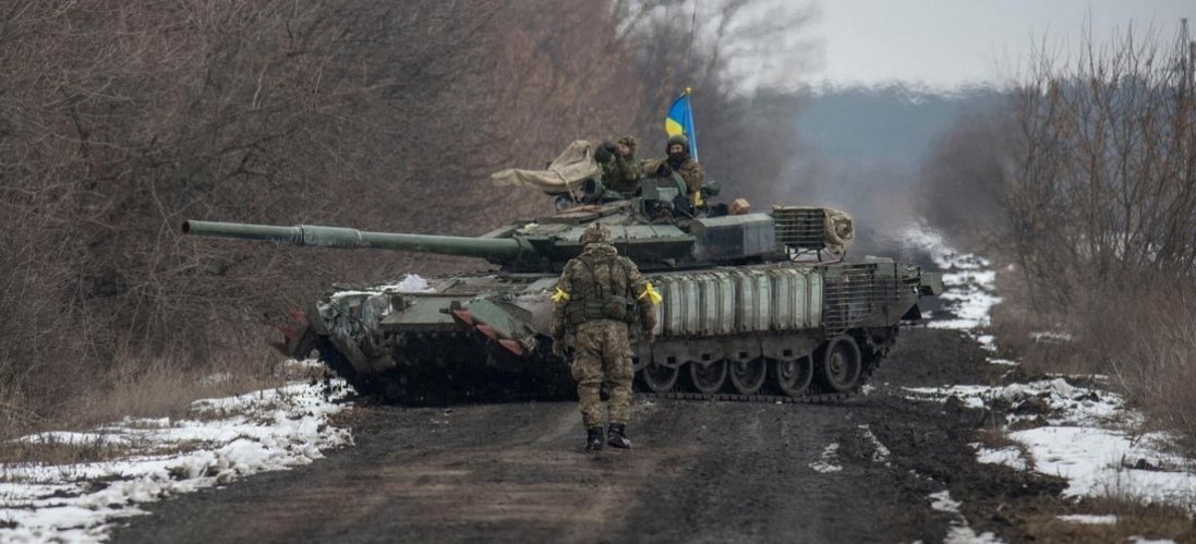 Український танк самотужки зупинив колону росіян, а артилерія їх добила
