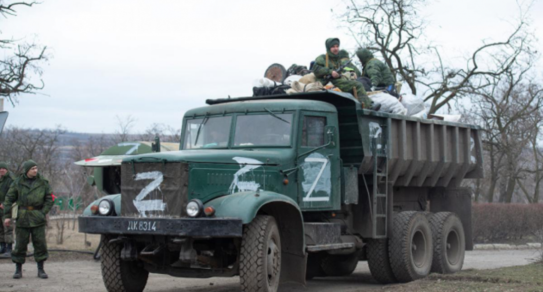 Російські окупанти стягують сили на Луганщину: що відомо