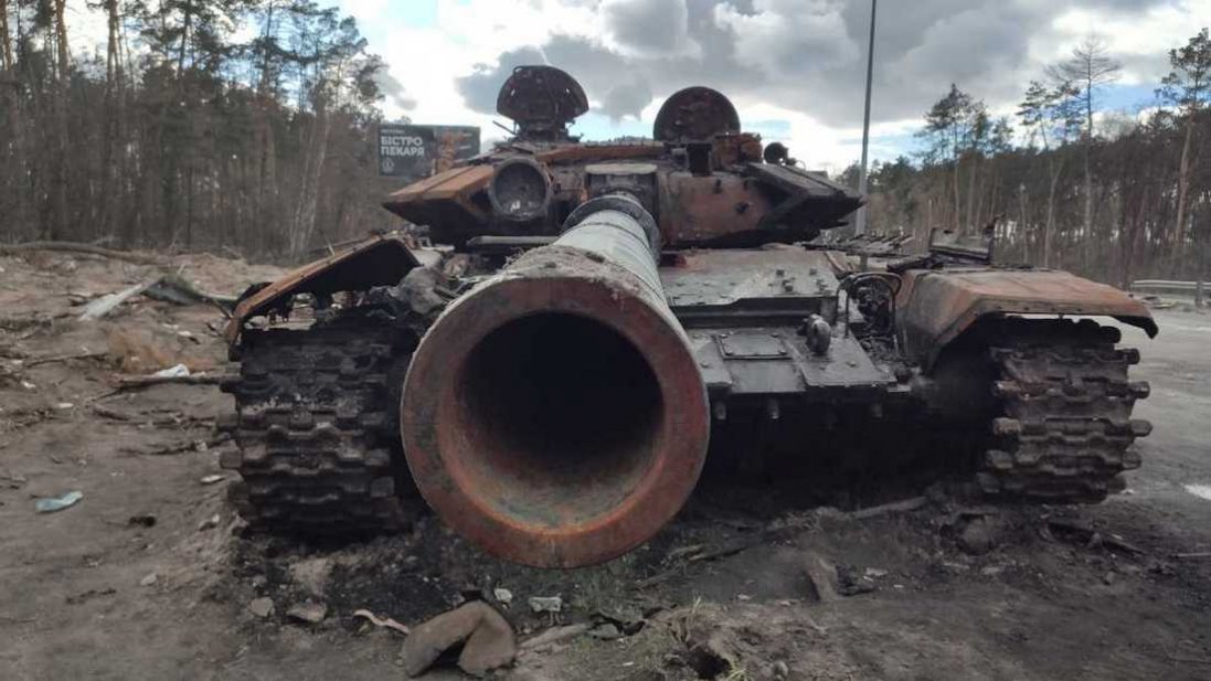 Фото російських танків, які знищили ЗСУ