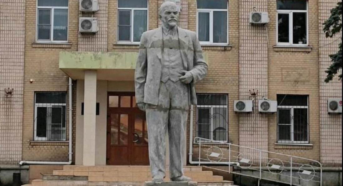 У Генічеську росіяни встановили пам’ятник Леніну
