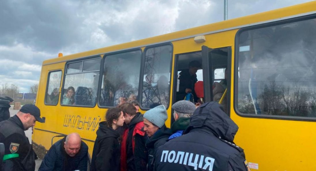З Маріуполя в Запоріжжя прибули евакуаційні автобуси