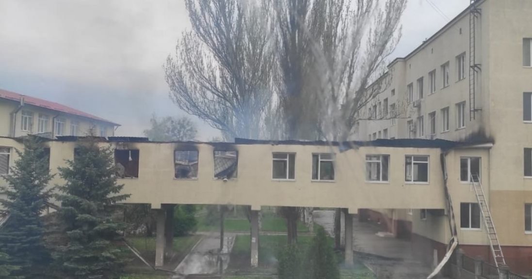 На Донеччині росіяни обстріляли з «Ураганів» травматологічну лікарню