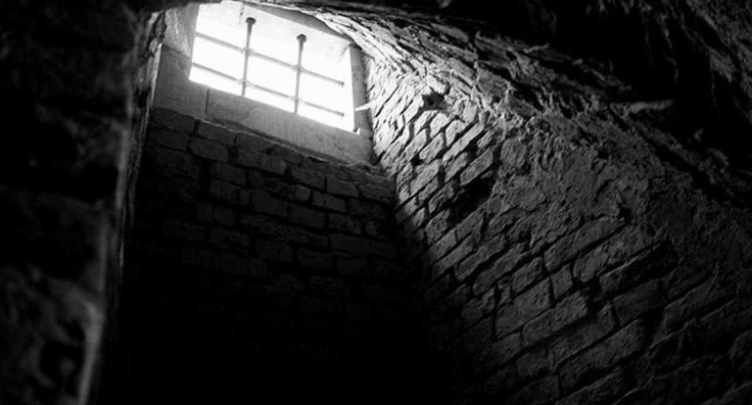 У Каховці в приміщенні поліції росіяни катують людей