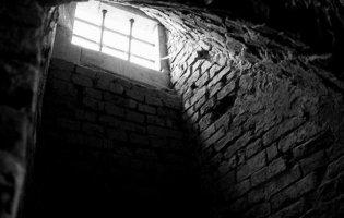 У Каховці в приміщенні поліції росіяни катують людей