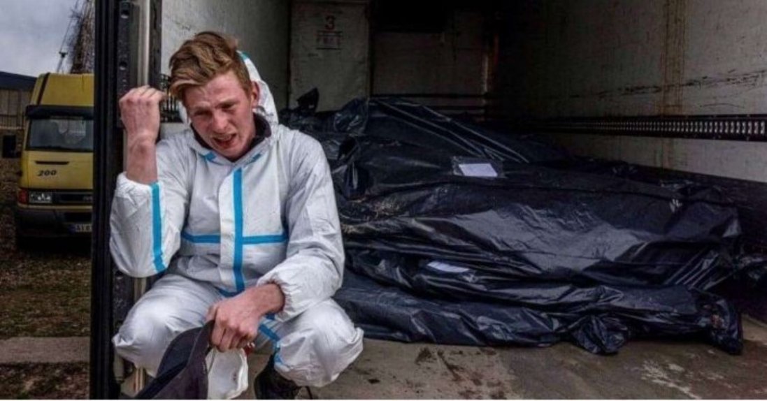 «Вийшов покурити - його вбили», - розповів гробар, який ховав людей у Бучі