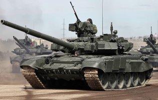 На Херсонщині рашисти причепили до танків українські прапори й обстрілюють села