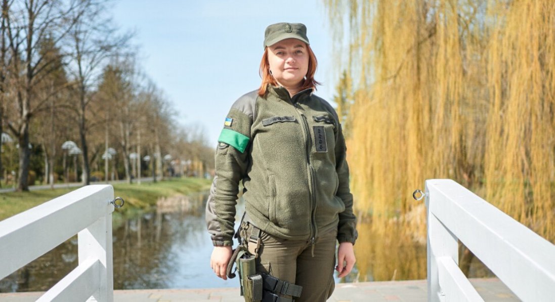 «У мене зброя – не для нападу, а щоб захистити своє життя і поранених», - військова лікарка Марія Миронюк