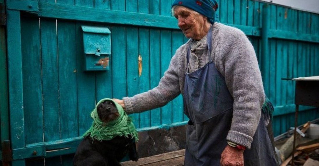 «Кутала песика в хустку, аби не боявся обстрілів»:  історія бабусі з Горенки