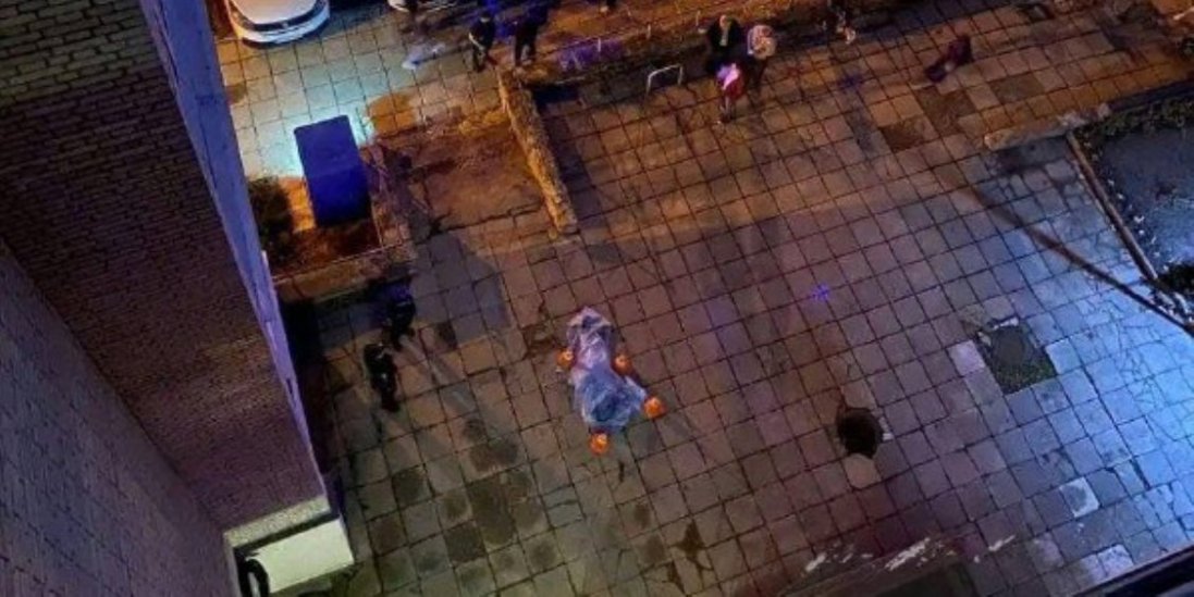 У Львові 17-річний хлопець випав з балкона