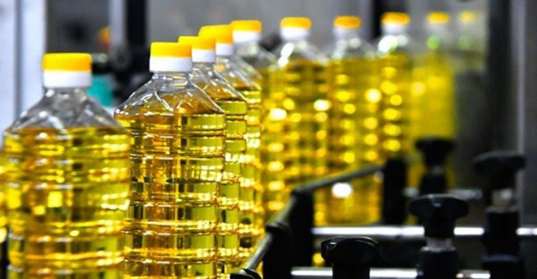 Армія рф почала вивозити з України соняшникову олію