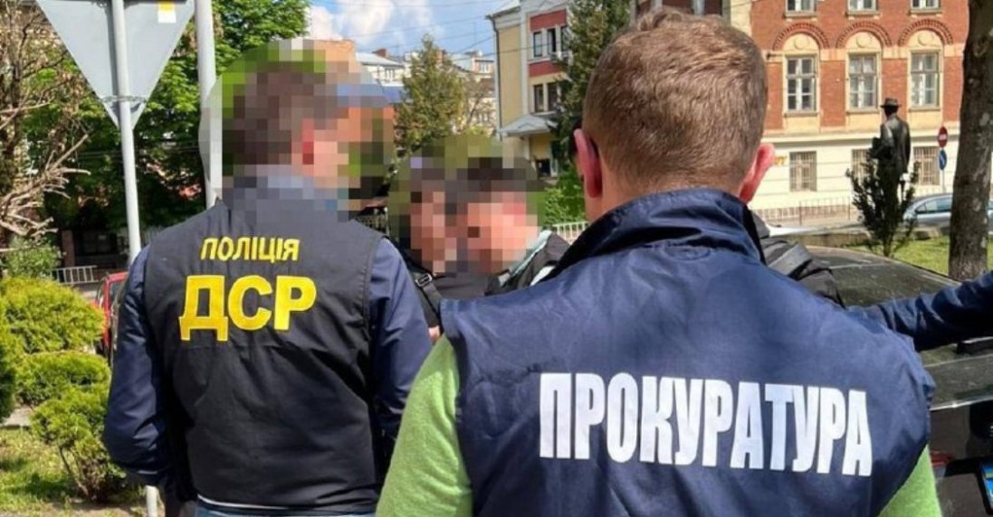 У Львові затримали «бізнесмена»: продавав «квиток» за кордон для чоловіків