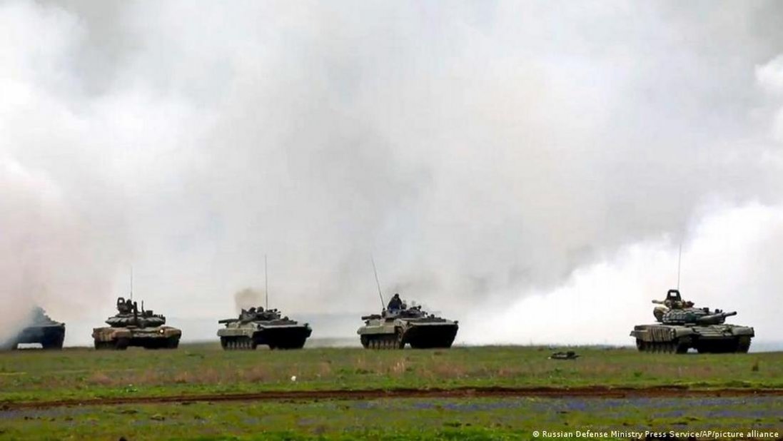 білоруси перекидають танки під кордон з Україною через «загрозу» з боку НАТО