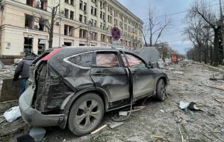 На Херсонщині росіяни обстріляли колону авто з цивільними: є загиблі