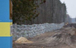 Україна почала зводити бетонну стіну на кордоні з Білоруссю