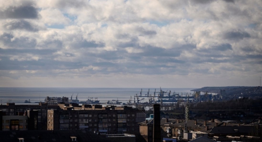 росіяни хочуть вкрасти метал на $170 мільйонів, який залишився у порту Маріуполя
