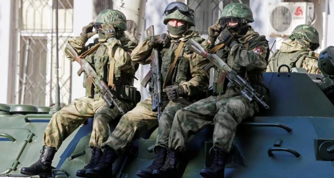 Чоловіків з «ДНР» рашисти примусово забирають на війну