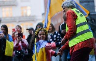 Українські біженці: повернути не можна залишити