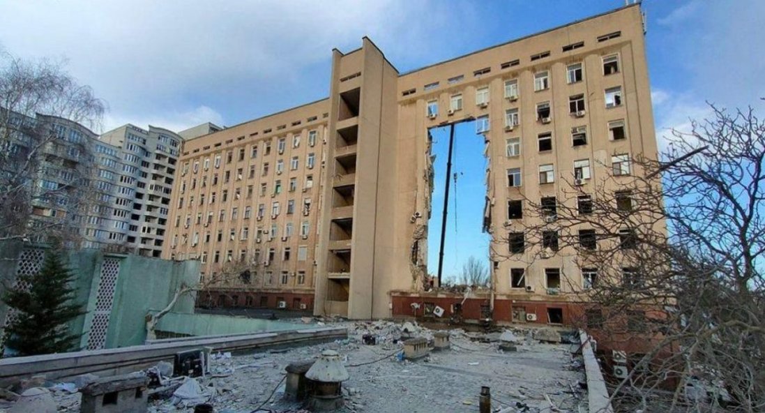 Артобстріли Миколаєва: жителів кількох районів міста просять виїхати