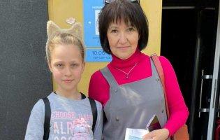 Школярка з Луцька провела майстер-клас і зібрала гроші для ЗСУ