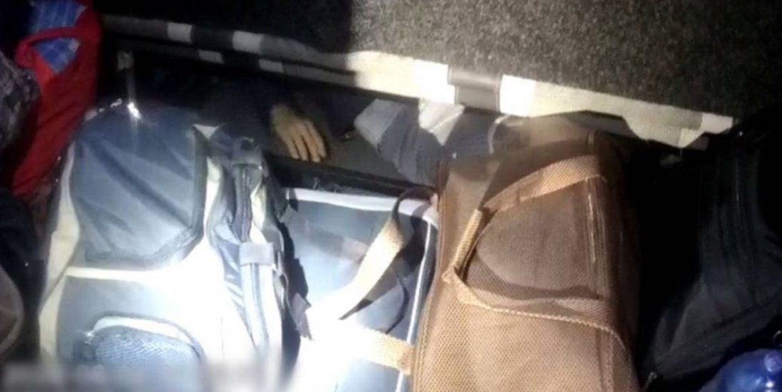 Прикинувся валізою: у багажнику автомобіля знайшли 19-річного хлопця, який не  хоче  в армію