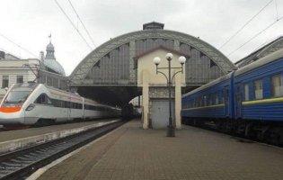 окупанти планують ракетні  удари по львівській залізниці