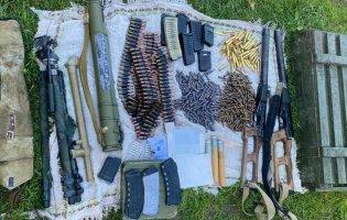 На Чернігівщині чоловіки чекали рашистів з арсеналом зброї: хотіли їм допомагати