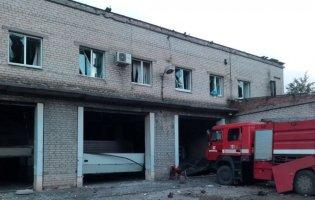 На Донеччині рашисти обстріляли пожежну частину: є поранені