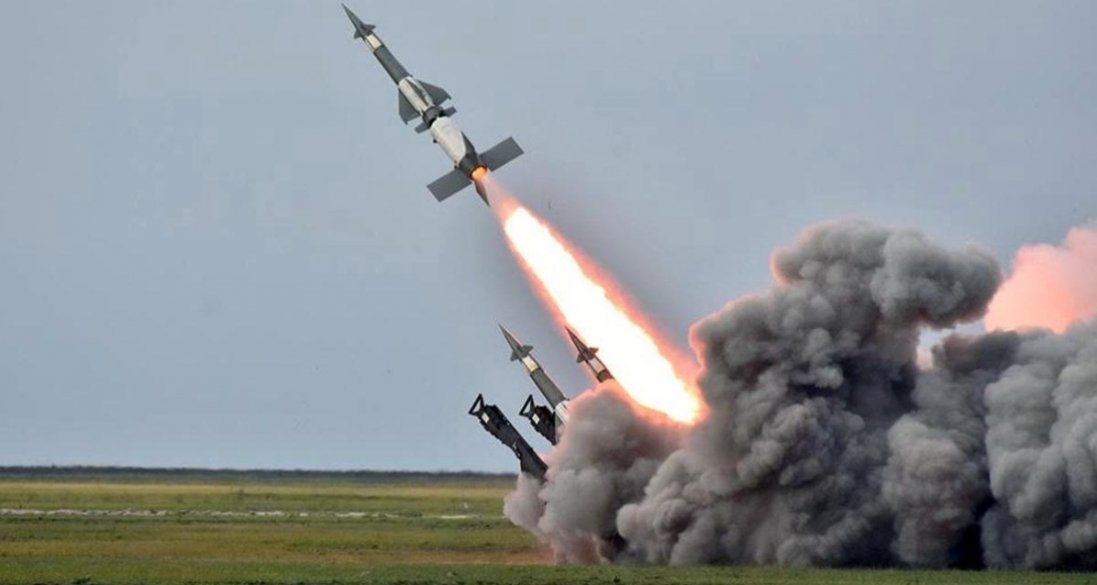 Масові запуски ракет зафіксували з Білорусі: куди цілили рашисти