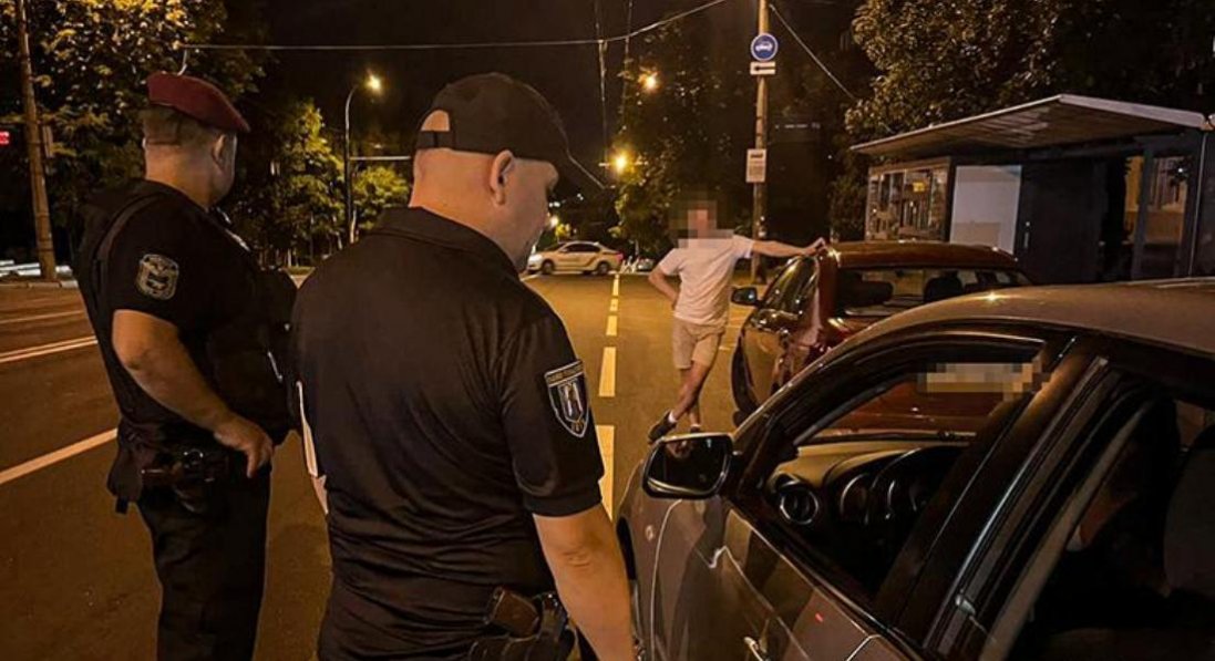У Києві під час рейдів нічними клубами вручили 219 повісток чоловікам
