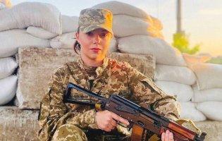 «Зі сцени – на фронт»: українська балерина захищає рідну країну зі зброєю в руках