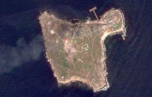 На острові Зміїний вже встановили український прапор