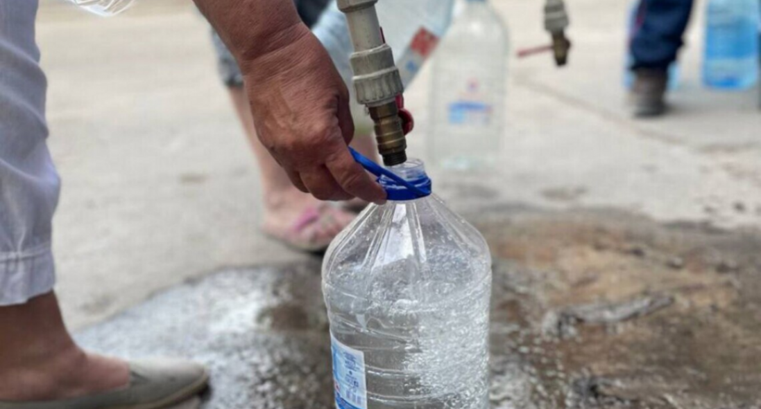 У Маріуполі внаслідок обстрілів неможливо відновити постачання води