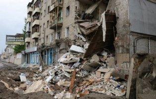 У Харкові ракета рашистів частково зруйнувала шестиповерхівку