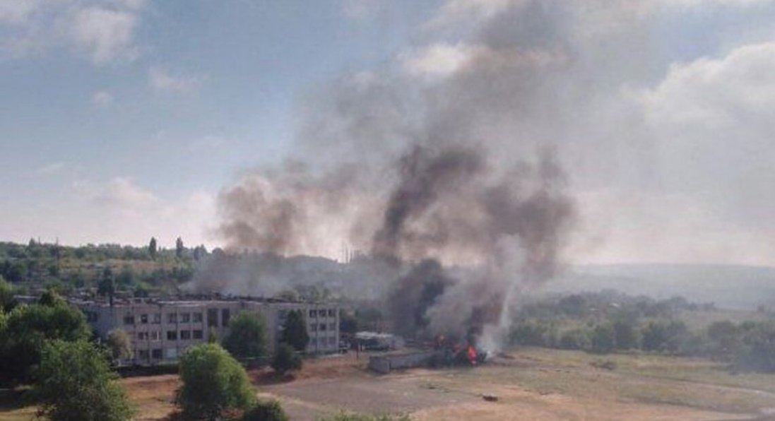 На Луганщині горить штаб російських окупантів