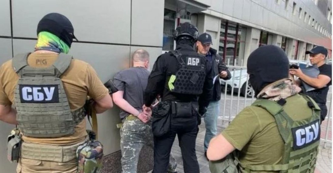 ДБР та СБУ затримали ексначальника СБУ в Криму, який працював на спецслужби рф