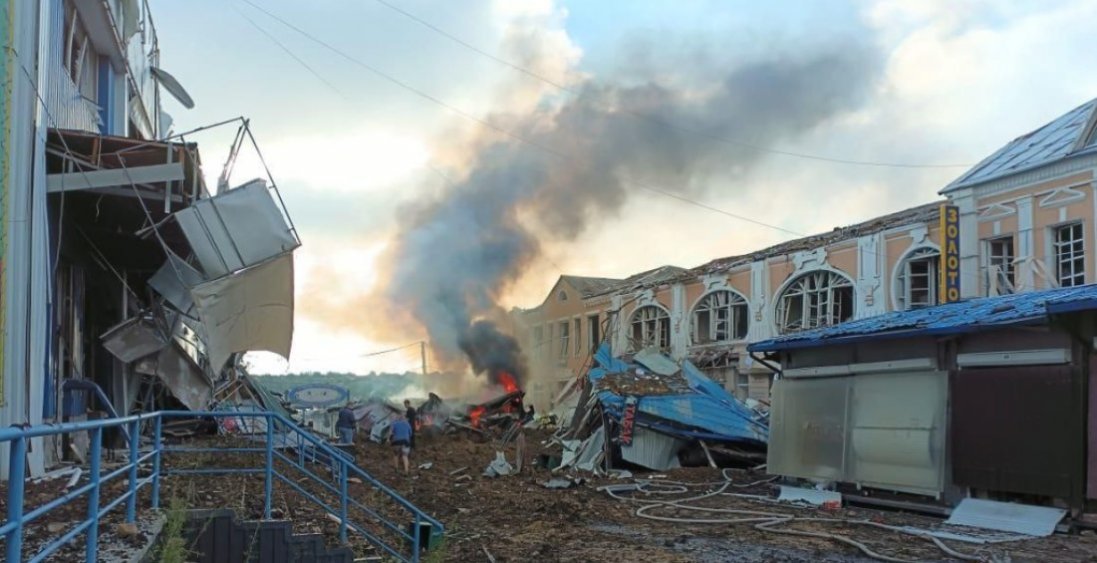 росіяни обстріляли за ніч центр Бахмута й зруйнували дві школи на Донеччині