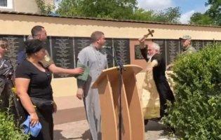 На Вінниччині піп Московського патріархату хрестом побив отця ПЦУ