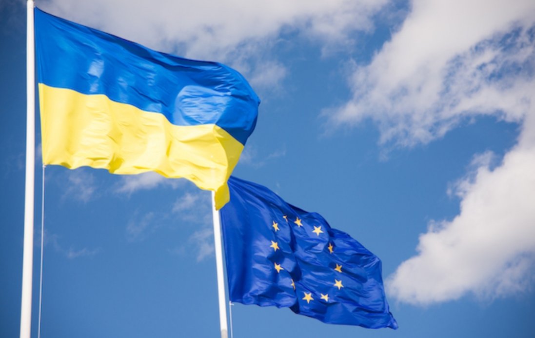 Допомога від ЄС: перші пів мільярда євро траншу вже отримала Україна